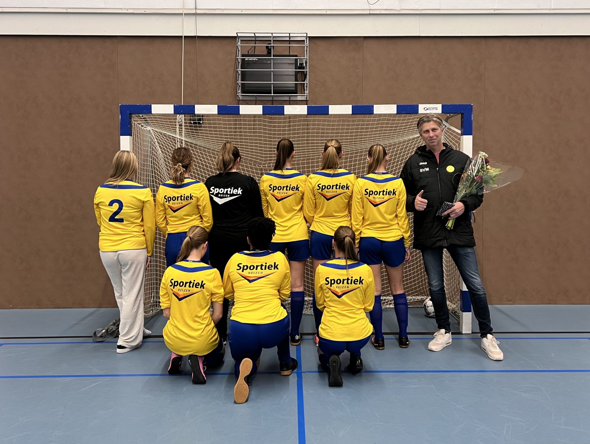 Nieuwe tenues voor Futsal dames 2